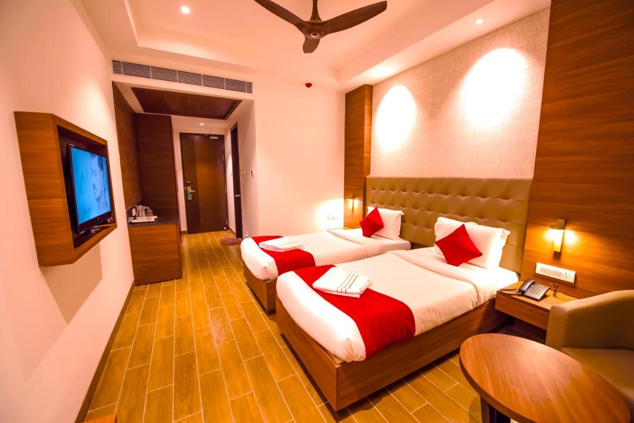 Hotel Annamalai Bahur Exterior foto
